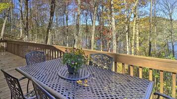 Cabin, 2 Bedrooms | Outdoor dining