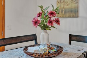 Cabin, 2 Bedrooms | Dining