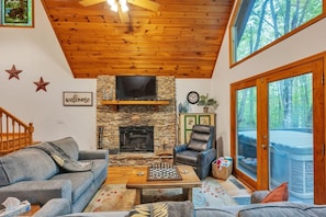 Cabin, 2 Bedrooms | Living area