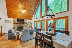 Cabin, 2 Bedrooms | Dining