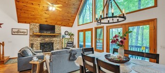 Lakefront Cabin Bordering Nat Park W/ Hot Tub! 2 Bedroom Cabin by RedAwning