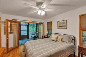 2 habitaciones, escritorio y espacio para trabajar con laptop 