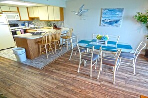 Condo, 2 habitaciones | Restaurantes