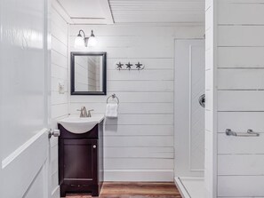 House, 3 Bedrooms | Bathroom - Bahia Oz Rp105 3 Bedroom Home by RedAwning (Rockport)