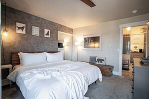 2 عدّة غرف نوم ومكواة/لوح كي وسرير سفر وواي فاي