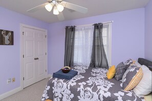 4 Schlafzimmer, Schreibtisch, Bügeleisen/Bügelbrett, WLAN