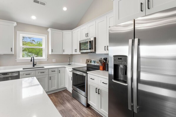 Fridge, microwave, oven, stovetop - Mason's Beach House Getaway: New Build | Dogs OK (Kill Devil Hills)