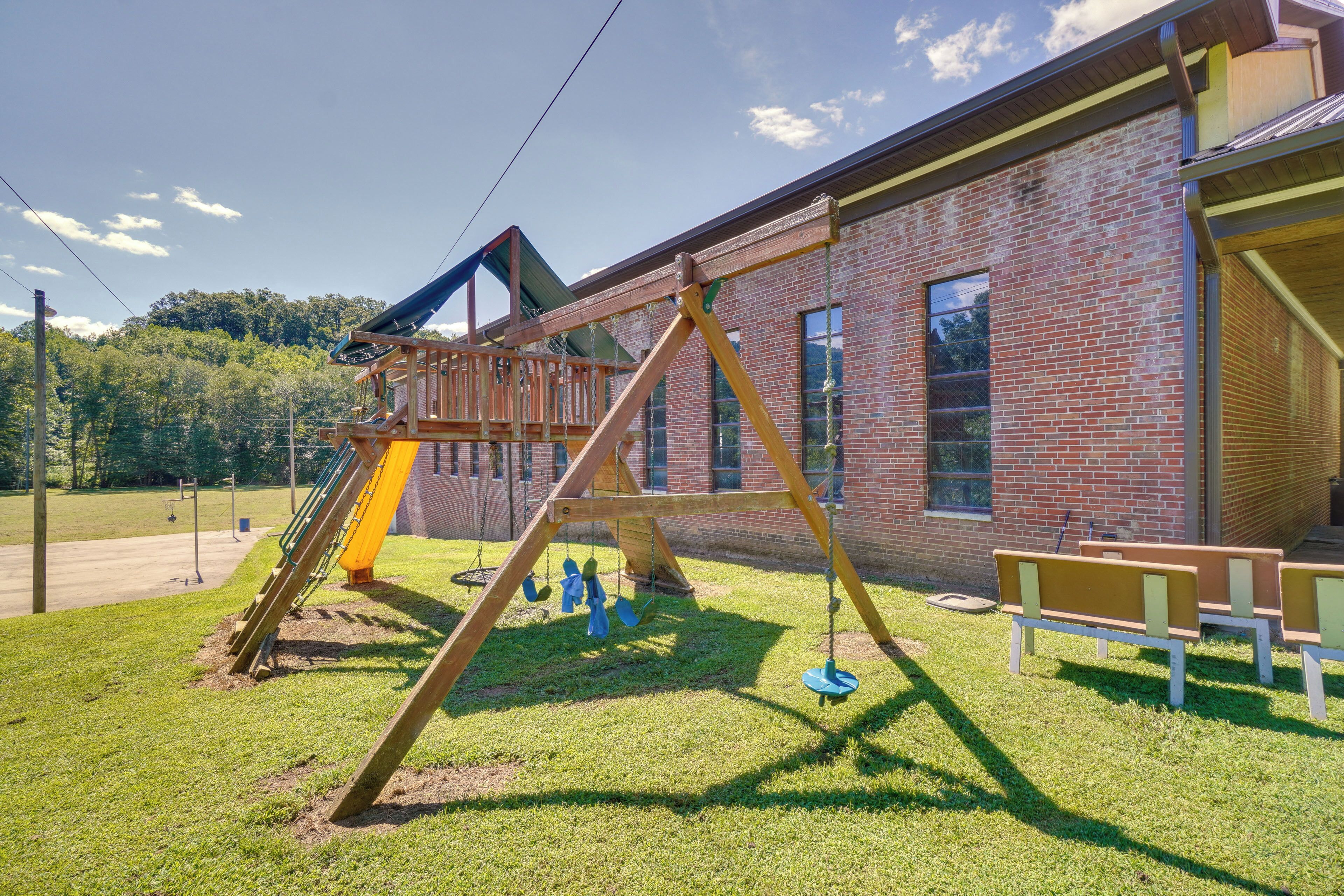 المنشأة من الداخل