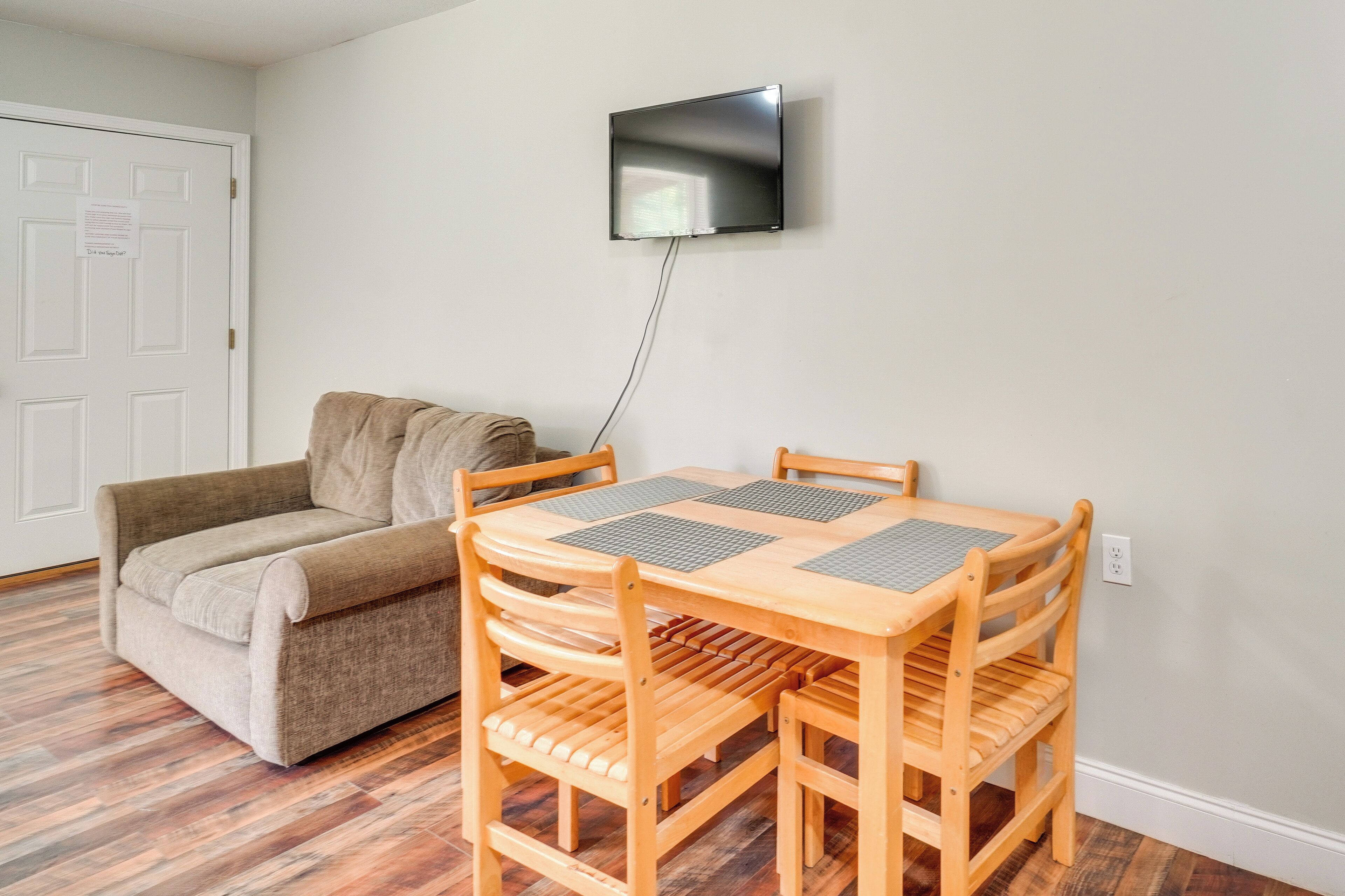 Apartment (0 Bedroom) | Bahagian dalam