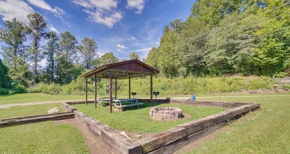 Mountain-view Briceville Studio: Pets Welcome!