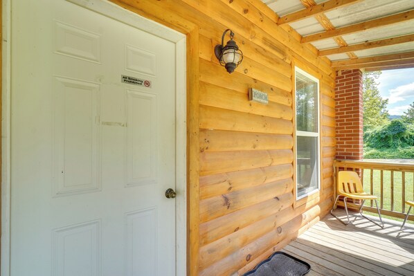 Apartment (0 Bedroom) | Interior - Mountain-view Briceville Studio: Pets Welcome! (Briceville)