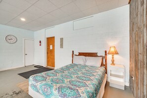 Interior - ATV Adventures Await: Tennessee Riverside Retreat (Briceville)