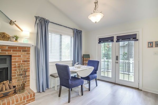 House (2 Bedrooms) | Interior