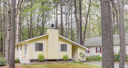 Charming Ocean Pines Home - 9 Mi to Beach!