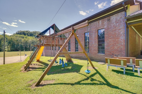 Apartment (2 Bedrooms) | Interior - Riverfront Briceville Apt: Atv, Hike & More! (Briceville)