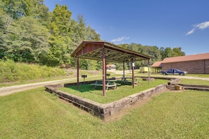 Apartment (2 Bedrooms) | Interior - Riverfront Briceville Apt: Atv, Hike & More! (Briceville)