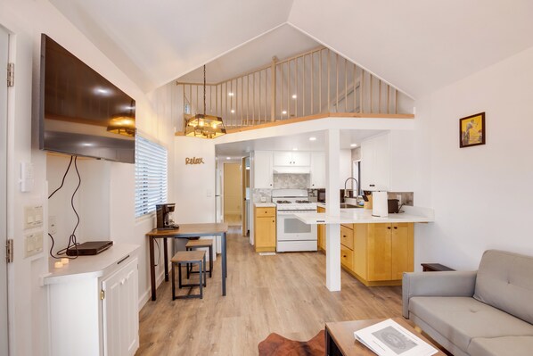 전자레인지, 오븐, 쿡탑, 조리 도구/접시/주방 기구