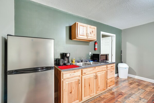 Apartment (0 Bedroom) | Interior - On-site Hiking & ATV Trails: Briceville Studio (Briceville)