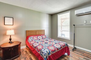 Apartment (0 Bedroom) | Interior - On-site Hiking & ATV Trails: Briceville Studio (Briceville)