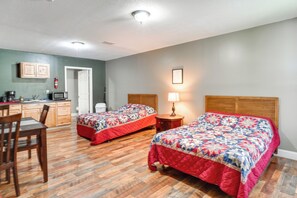 Apartment (0 Bedroom) | Interior - On-site Hiking & ATV Trails: Briceville Studio (Briceville)