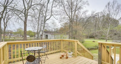 Serene Zanesville Getaway: Hot Tub, 2 Decks!
