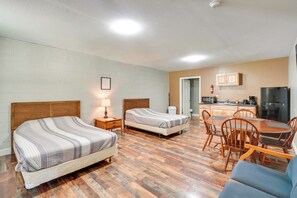 Apartment (0 Bedroom) | Interior