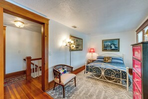 House (3 Bedrooms) | Interior - Spacious Home w/ Florida Room ~ 1 Mi to Lake Dora! (Mount Dora)