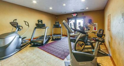 Seven Springs Resort Home: Theater Room & Grill