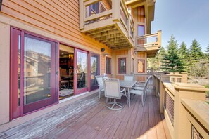 Apartment (3 Bedrooms) | Interior - Seven Springs Resort Home: Theater Room & Grill (Champion)