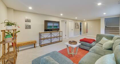 Modern Urbana Home: 2 Mi to University of Illinois