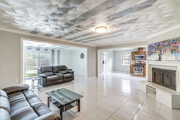 Interior - Newly Renovated Houston Home w/ Private Pool! (Houston)