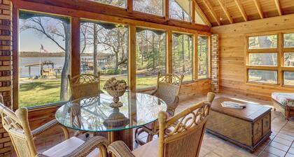 Lakefront Leesburg Home w/ Private Dock & Ramp!