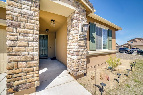 Wwii Aviation-themed Apt in Sparks: Near Parks!
