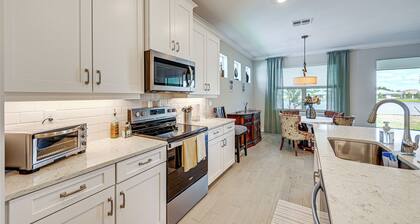 Pet-friendly Naples Home w/ Resort-style Pool