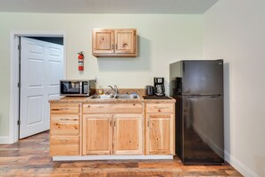 Apartment (0 Bedroom) | Interior - ATV Trail Access: Mountain-view Briceville Studio! (Briceville)