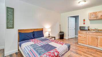 Apartment (0 Bedroom) | Interior