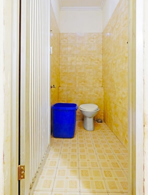 Standard-Doppelzimmer | Badezimmer | Dusche, Handtücher