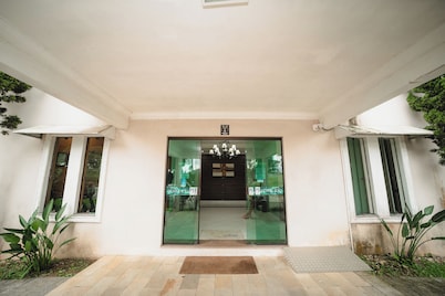 Hotel Joli