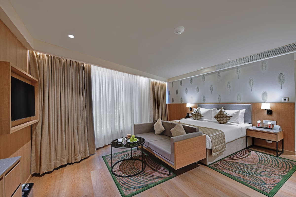 Comfort Room | 1 bilik tidur, peti besi dalam bilik, meja, kalis bunyi
