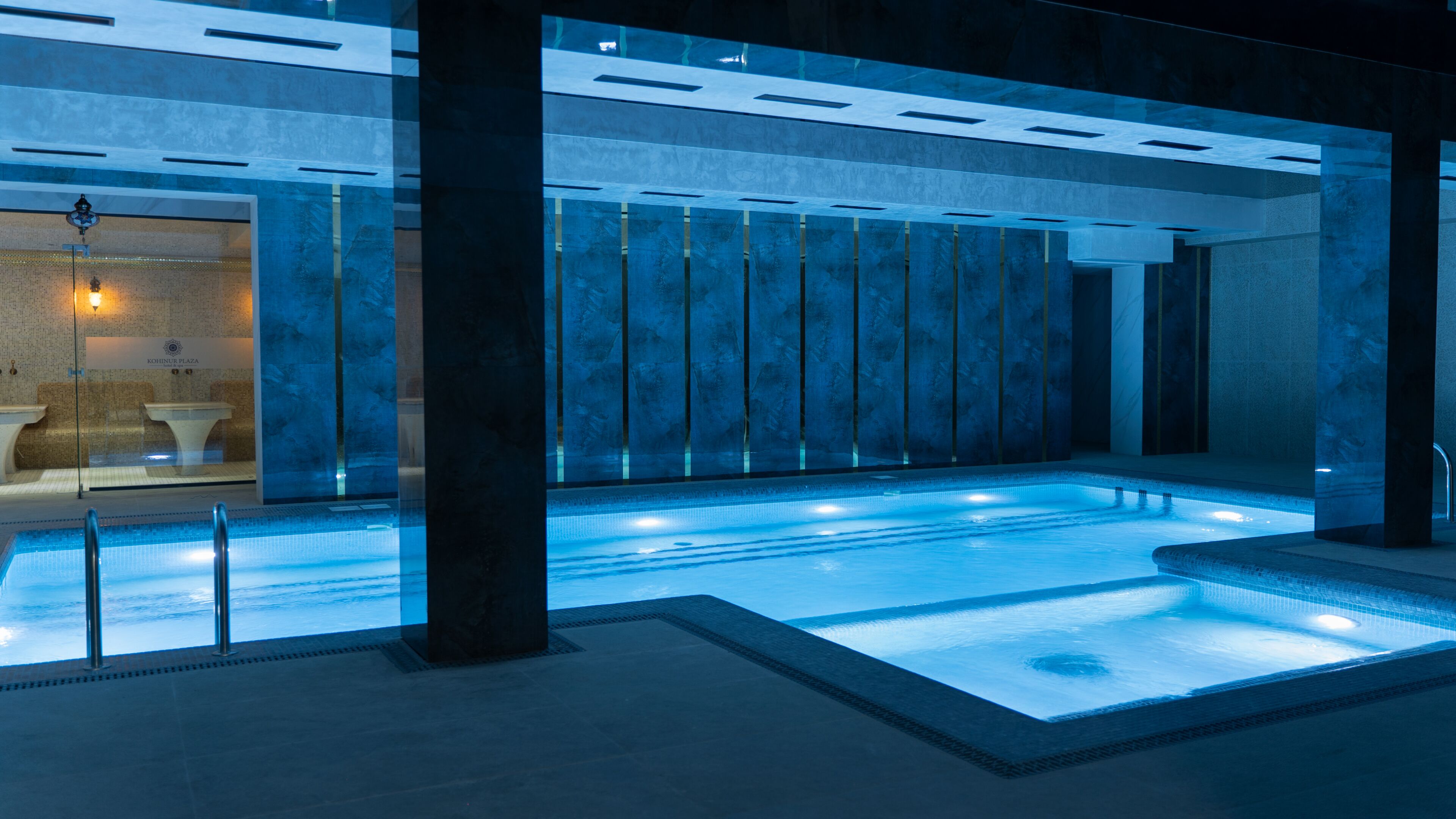 室内游泳池，室外游泳池