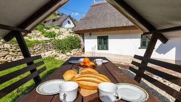 Family House, Multiple Bedrooms, Mountainside (Klementina's Guest House) | Outdoor dining