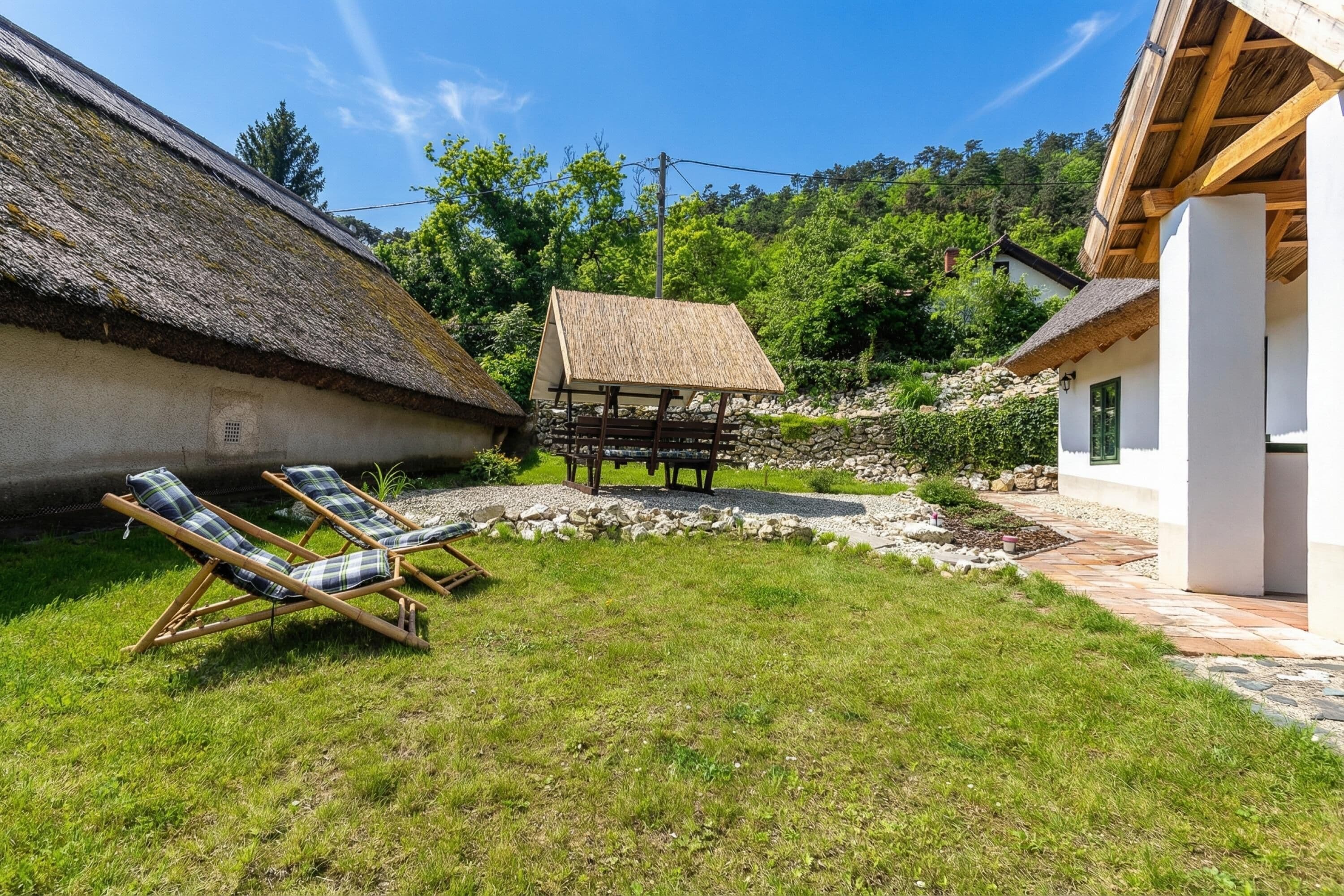 Family House, Multiple Bedrooms, Mountainside (Klementina's Guest House) | Property grounds