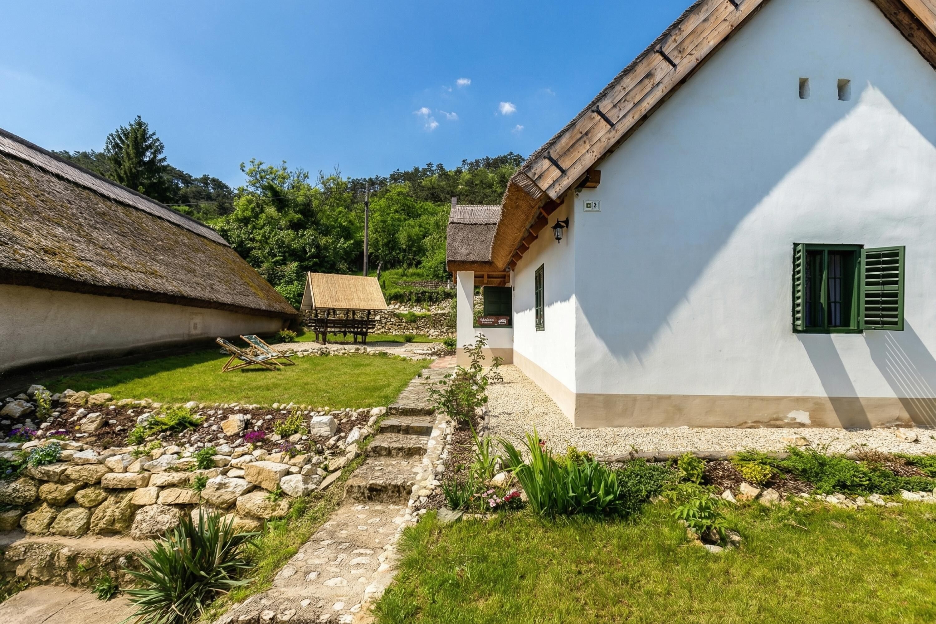 Familie huis, meerdere slaapkamers, uitzicht op gebergte (Klementina's Guest House) | Exterieur