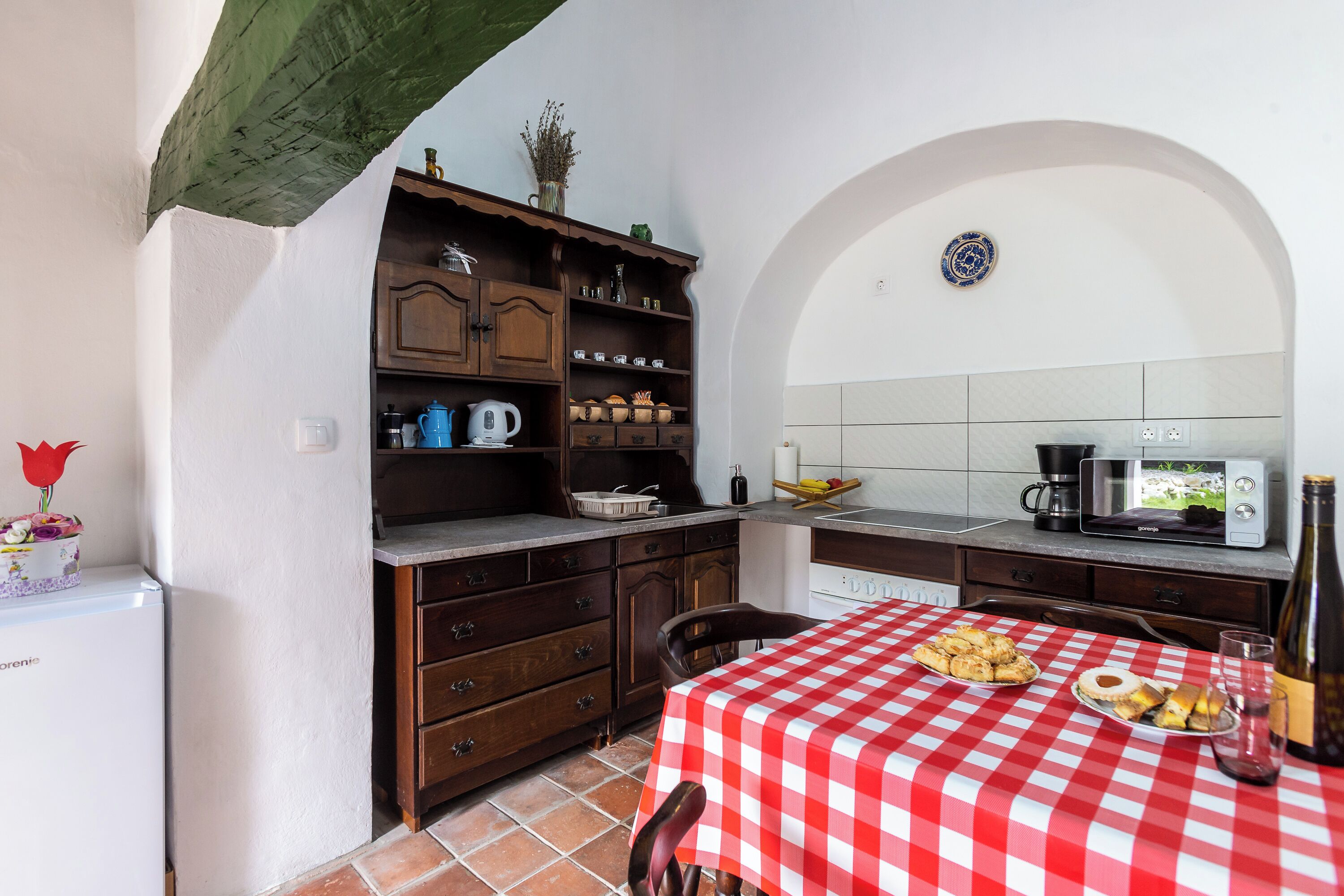 Family House, Multiple Bedrooms, Mountainside (Klementina's Guest House) | Dining
