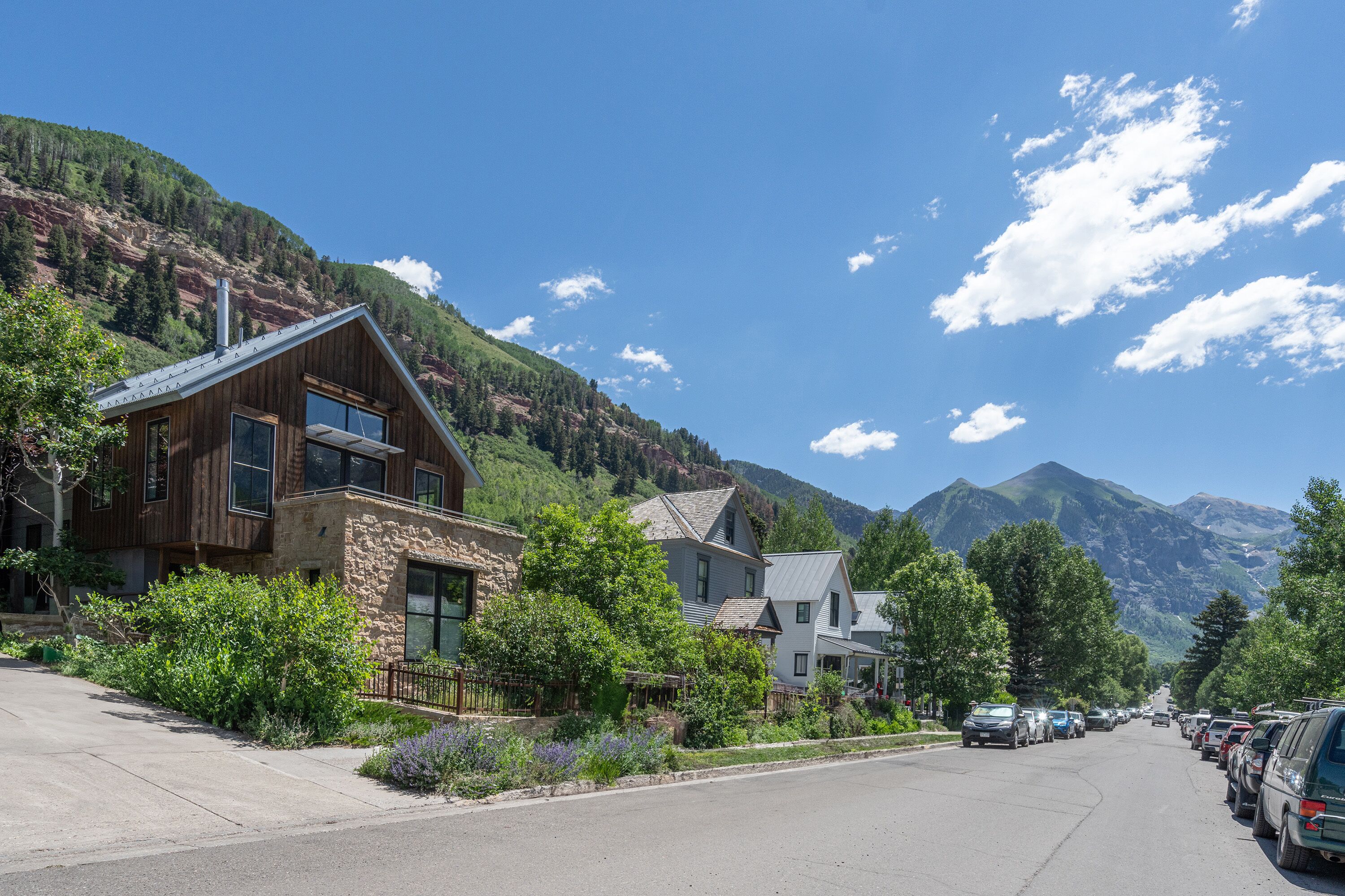 LORIEN: Your Tranquil Mountain Haven
