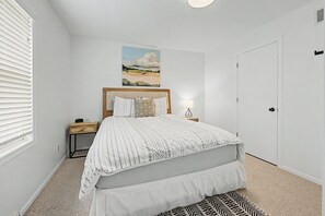 3 bedrooms, iron/ironing board, WiFi, bed sheets - Cozy home with beautiful LAKE VIEW! (Apple River)