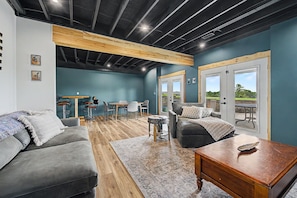Living area - Cozy home with beautiful LAKE VIEW! (Apple River)