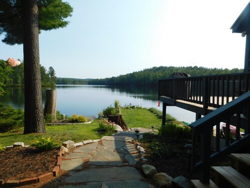 **SUMMER SPECIAL** Expansive 5-Bedroom Waterfront Retreat on Moose Pond