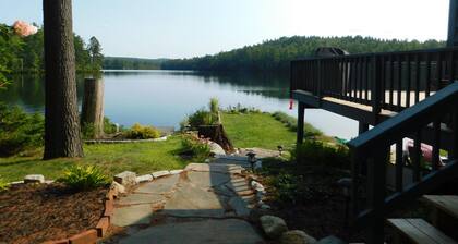 **SUMMER SPECIAL** Expansive 5-Bedroom Waterfront Retreat on Moose Pond
