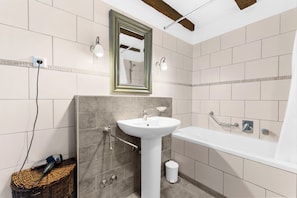 Villa | Bathroom | Hair dryer